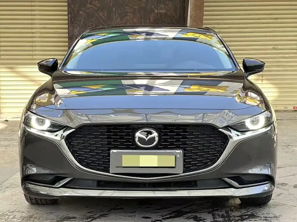 Mazda 3 Axela — фото 1