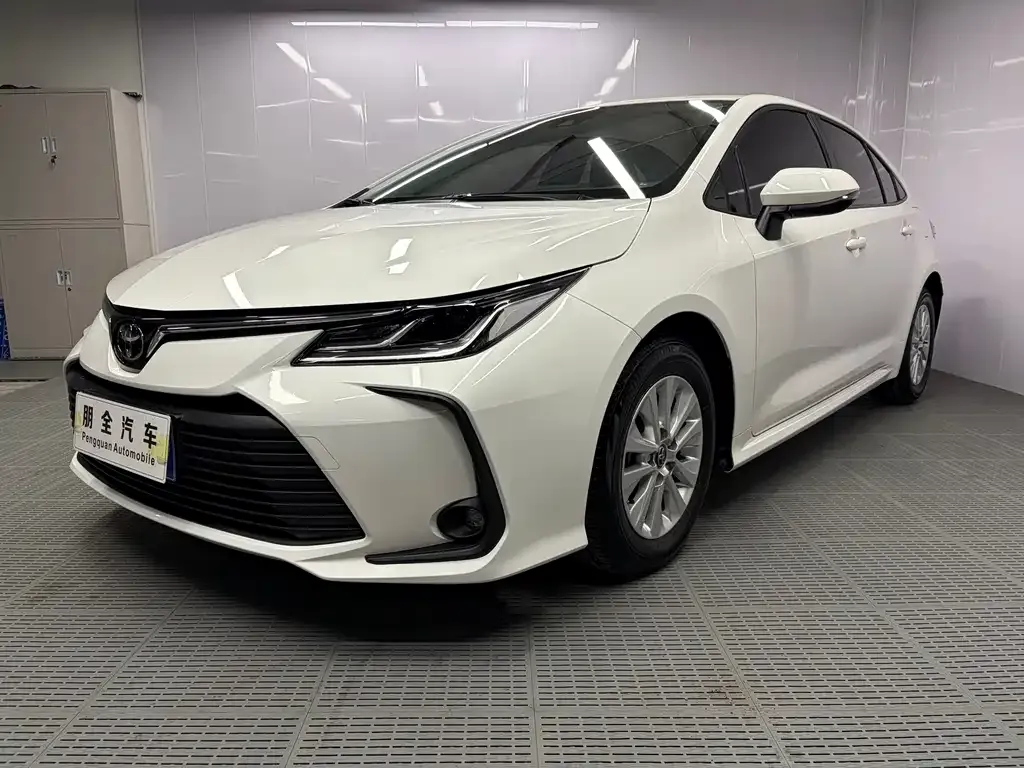 Toyota Corolla — фото 1