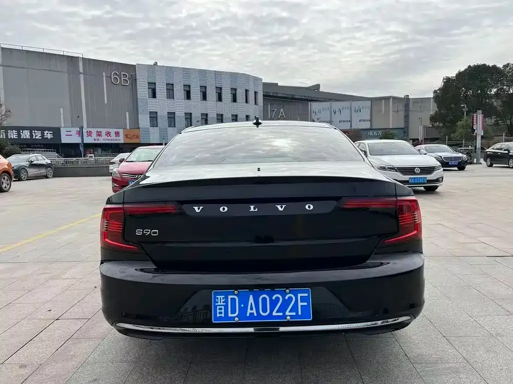 Volvo S90 — фото 10