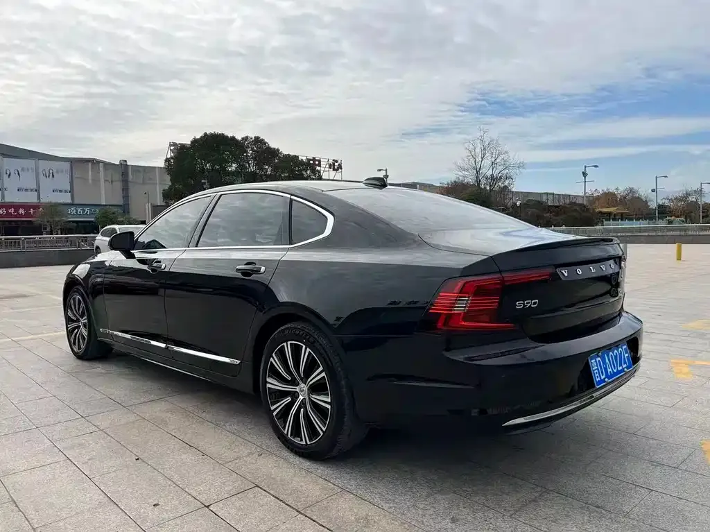 Volvo S90 — фото 4