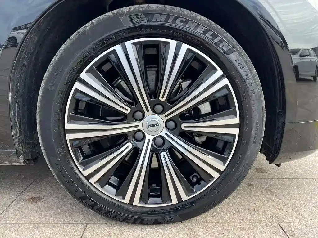 Volvo S90 — фото 8
