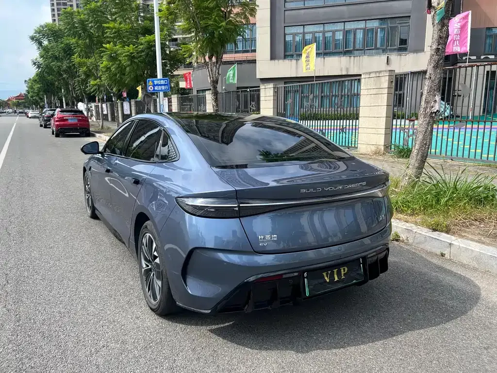BYD Seal — фото 8