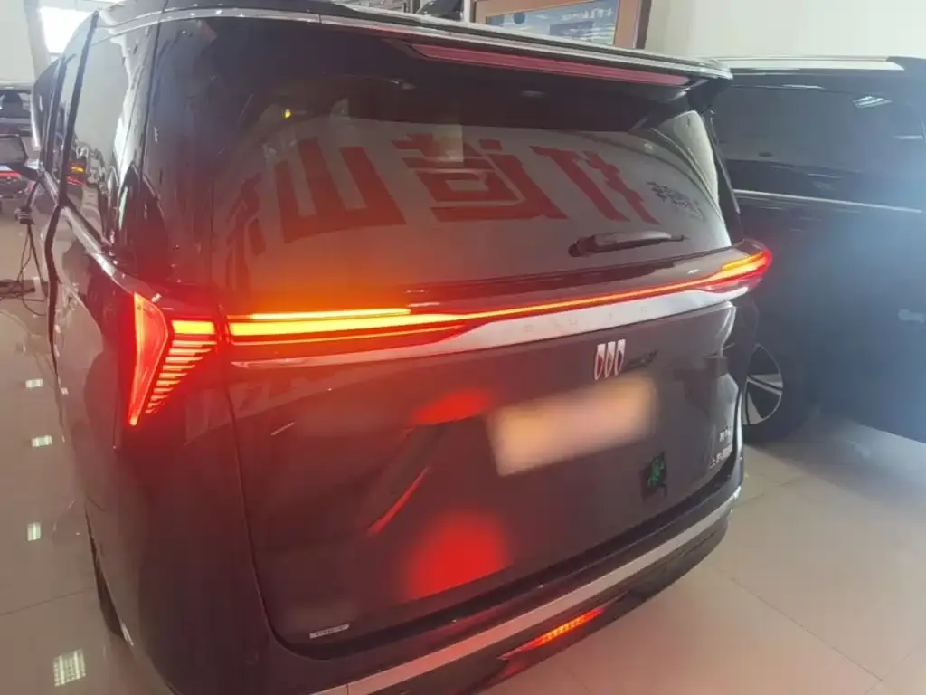 Buick GL8 Hybrid — фото 3