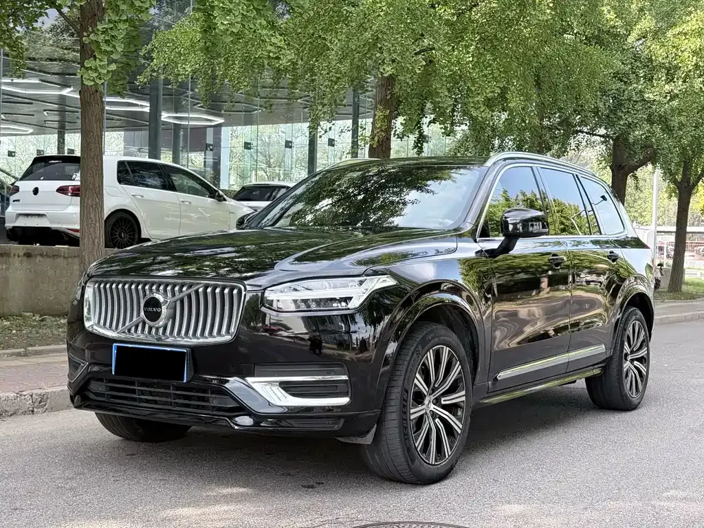 Volvo XC90 — фото 1