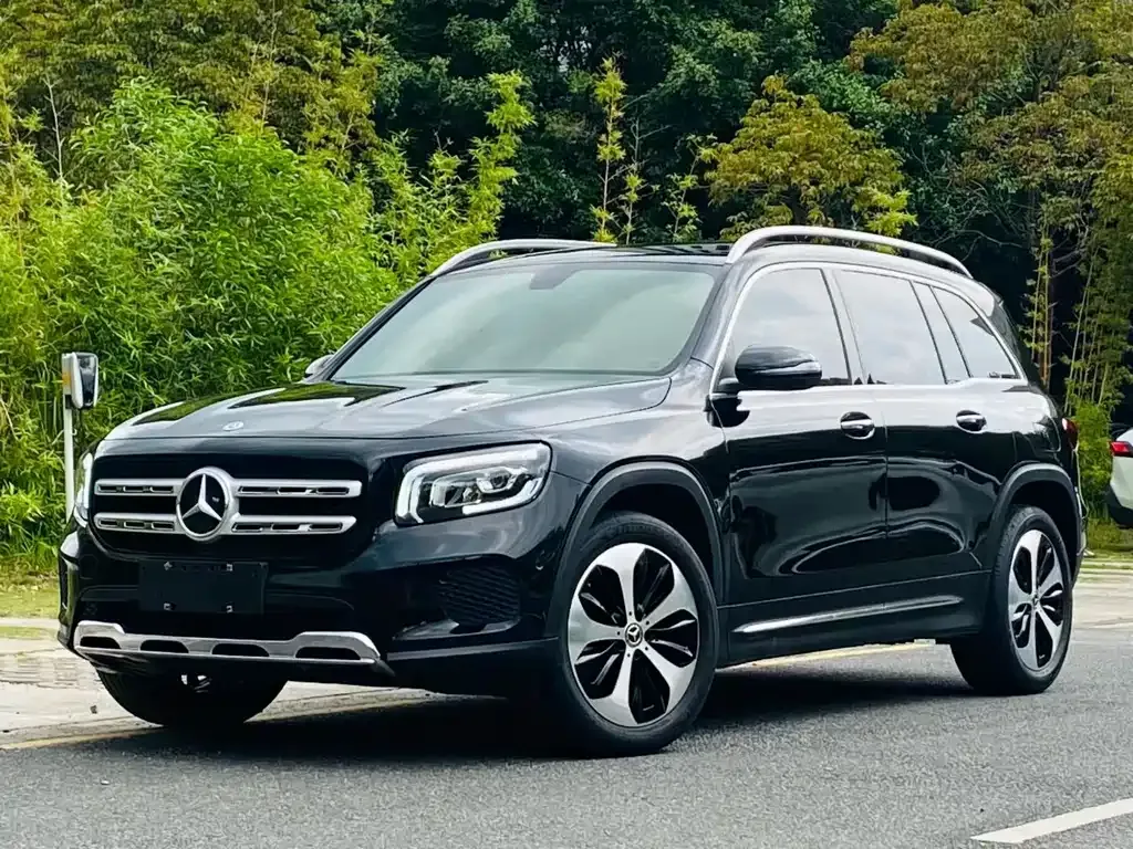 Mercedes-Benz GLB — фото 1