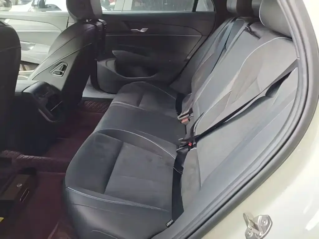 Volkswagen Passat — фото 1