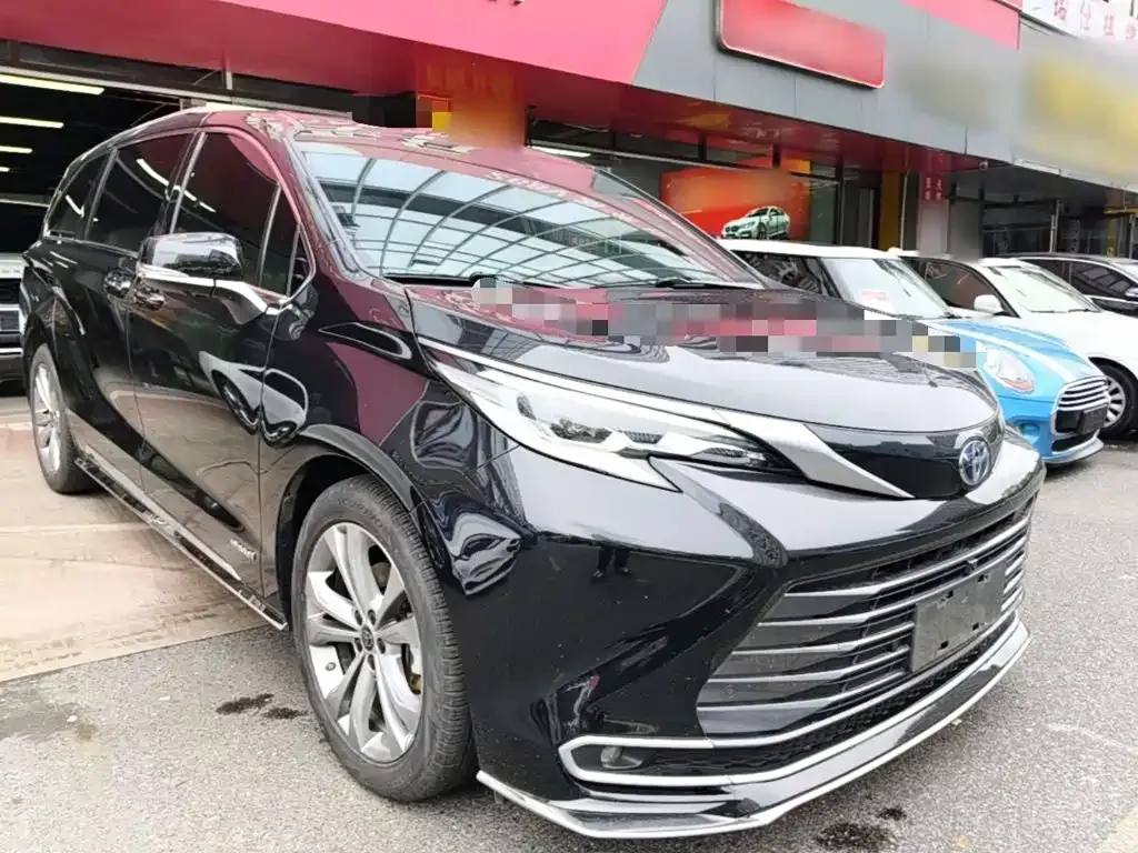 Toyota Sienna — фото 8