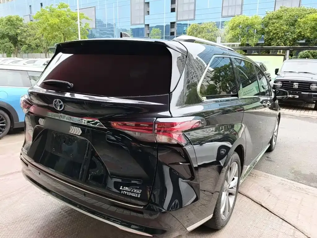 Toyota Sienna — фото 7