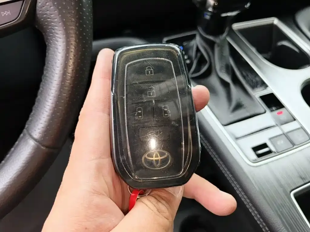 Toyota Sienna — фото 2