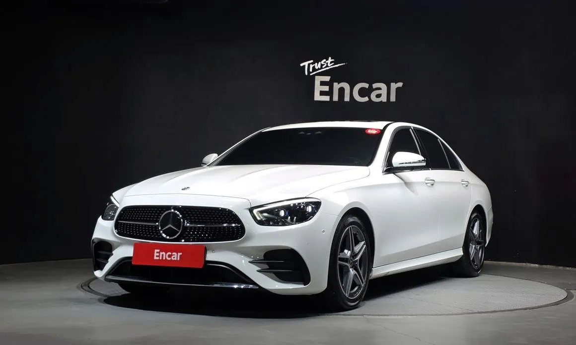 Mercedes-Benz E-Class — фото 1