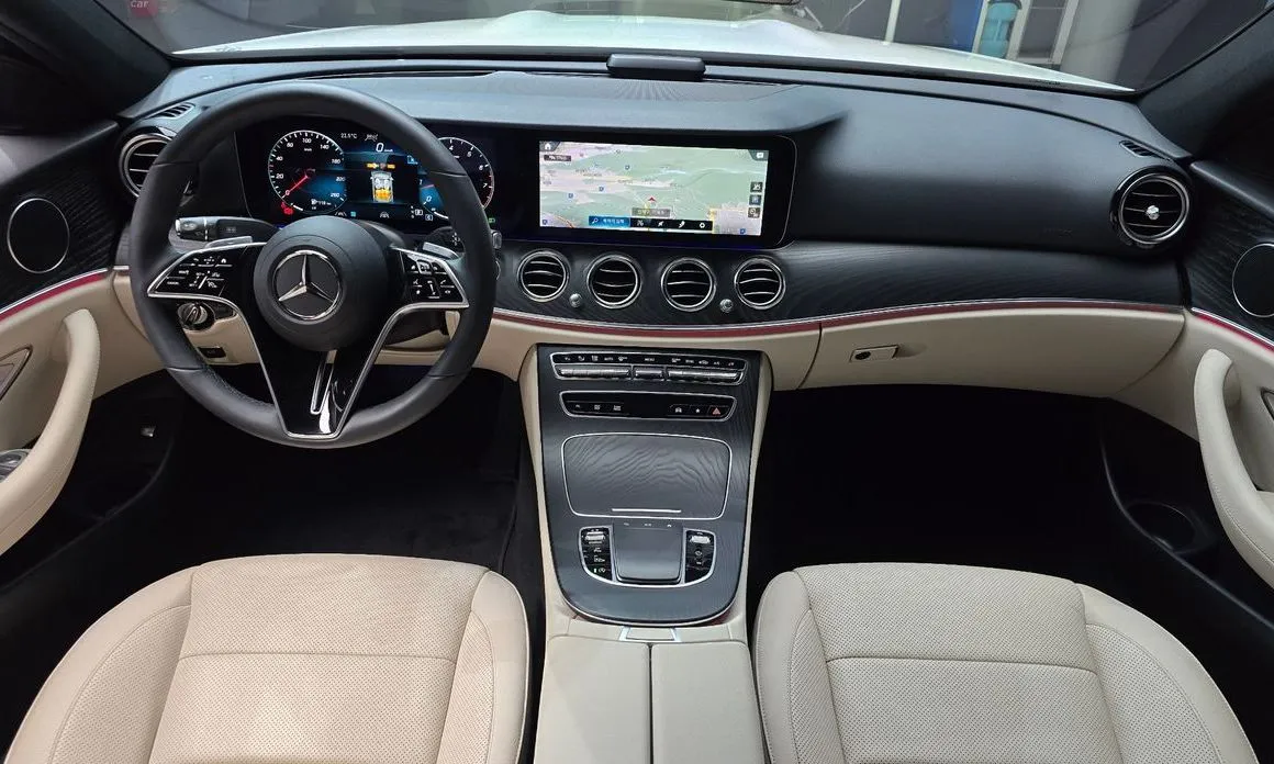 Mercedes-Benz E-Class — фото 8