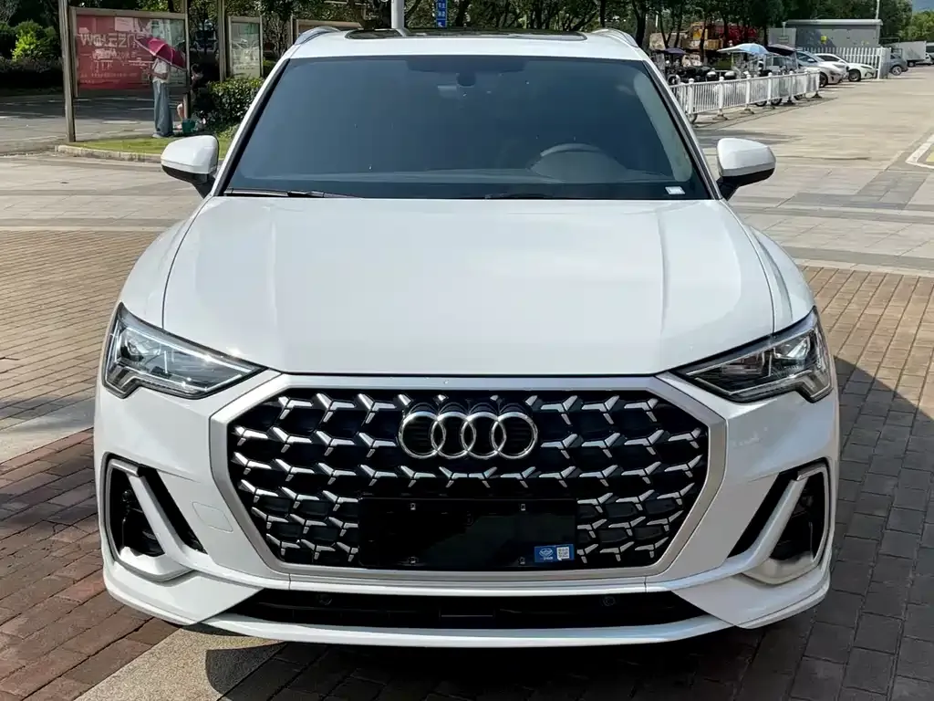Audi Q3 — фото 10