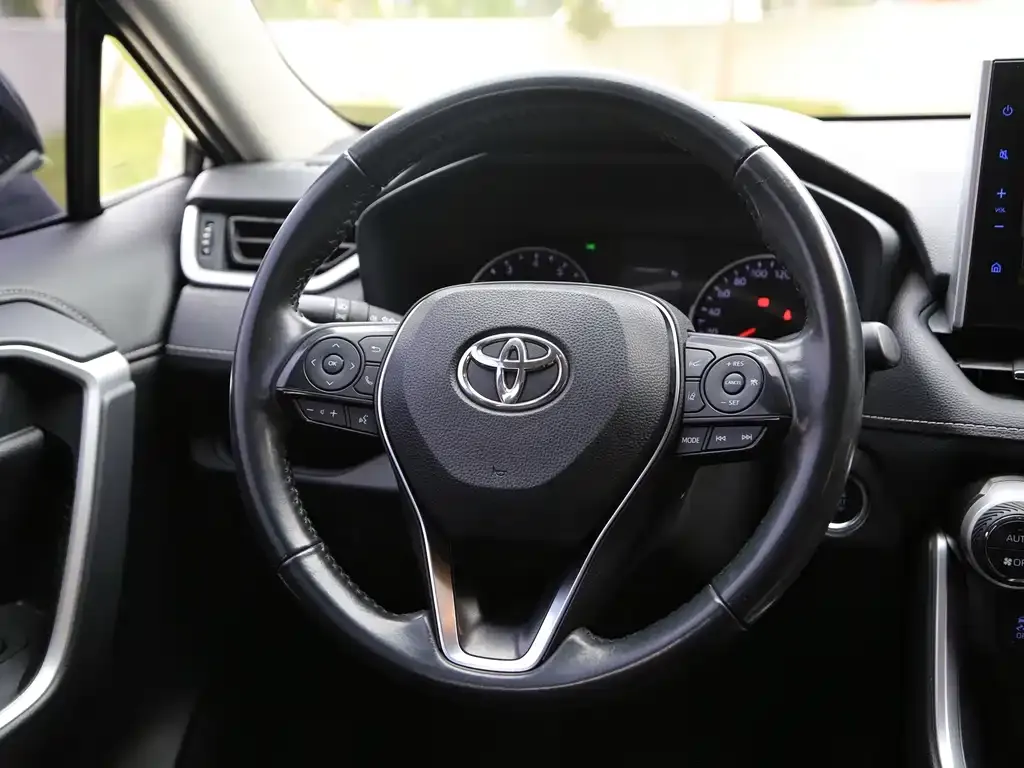 Toyota Wildlander — фото 9