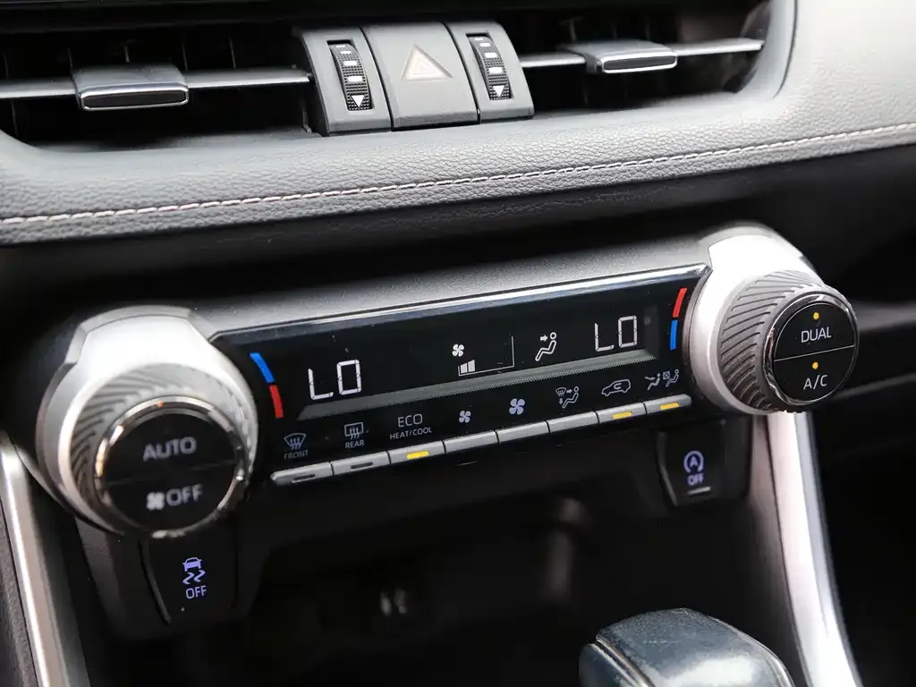 Toyota Wildlander — фото 10