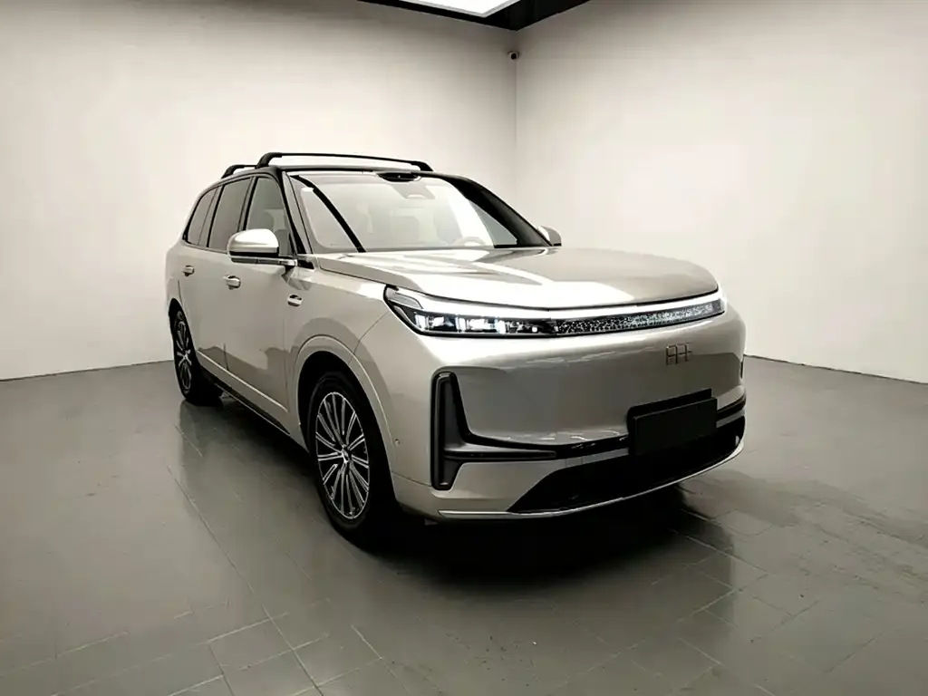 Geely Galaxy M9 — фото 1
