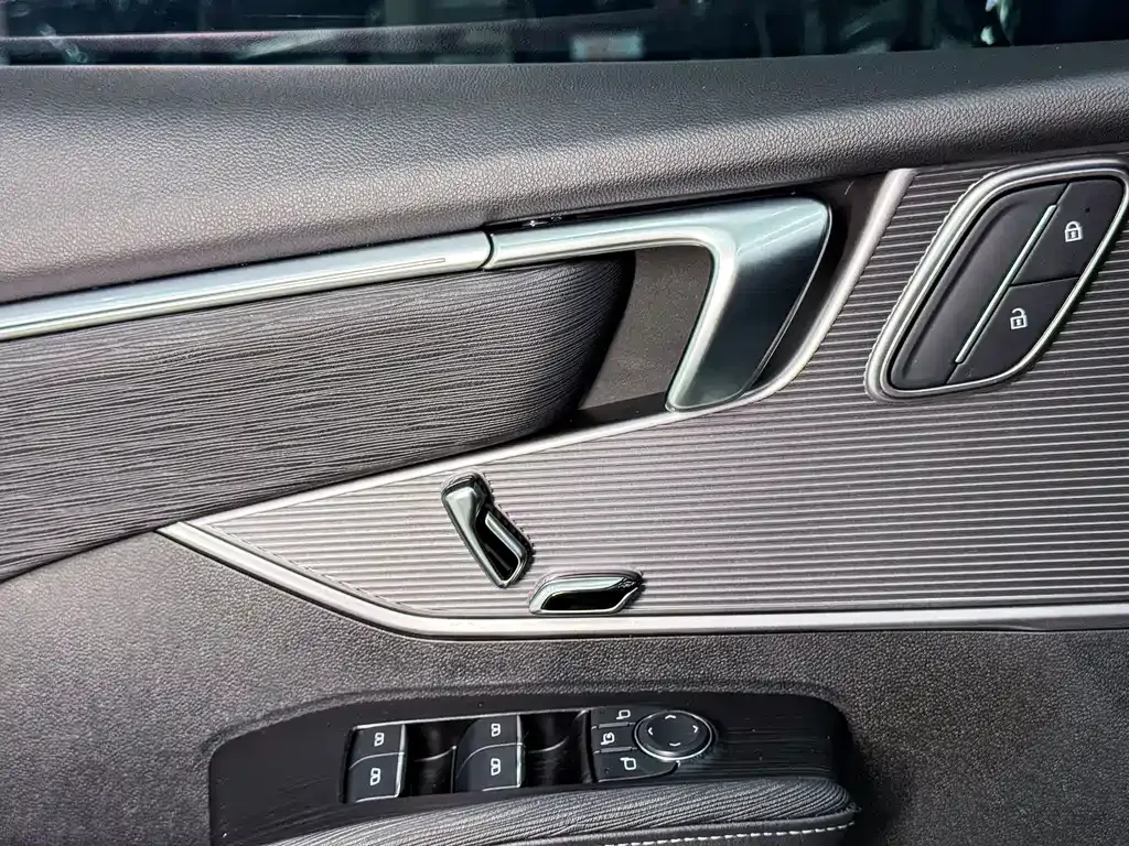 Buick LaCrosse — фото 10