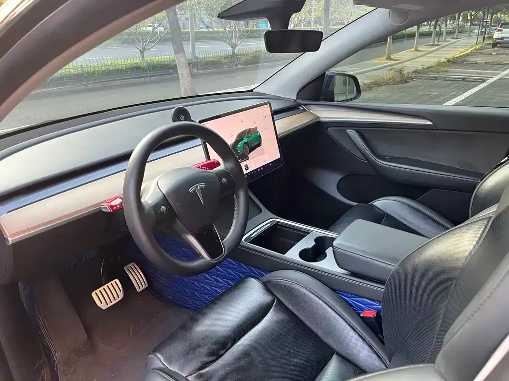 Tesla Model Y — фото 4