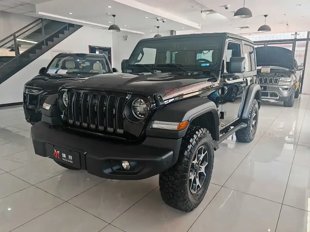 Jeep Wrangler — фото 1