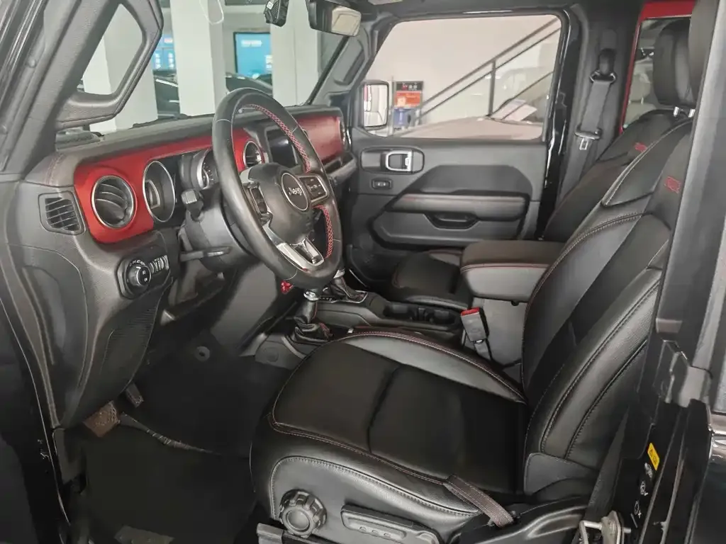 Jeep Wrangler — фото 6