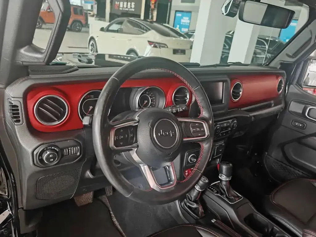 Jeep Wrangler — фото 5