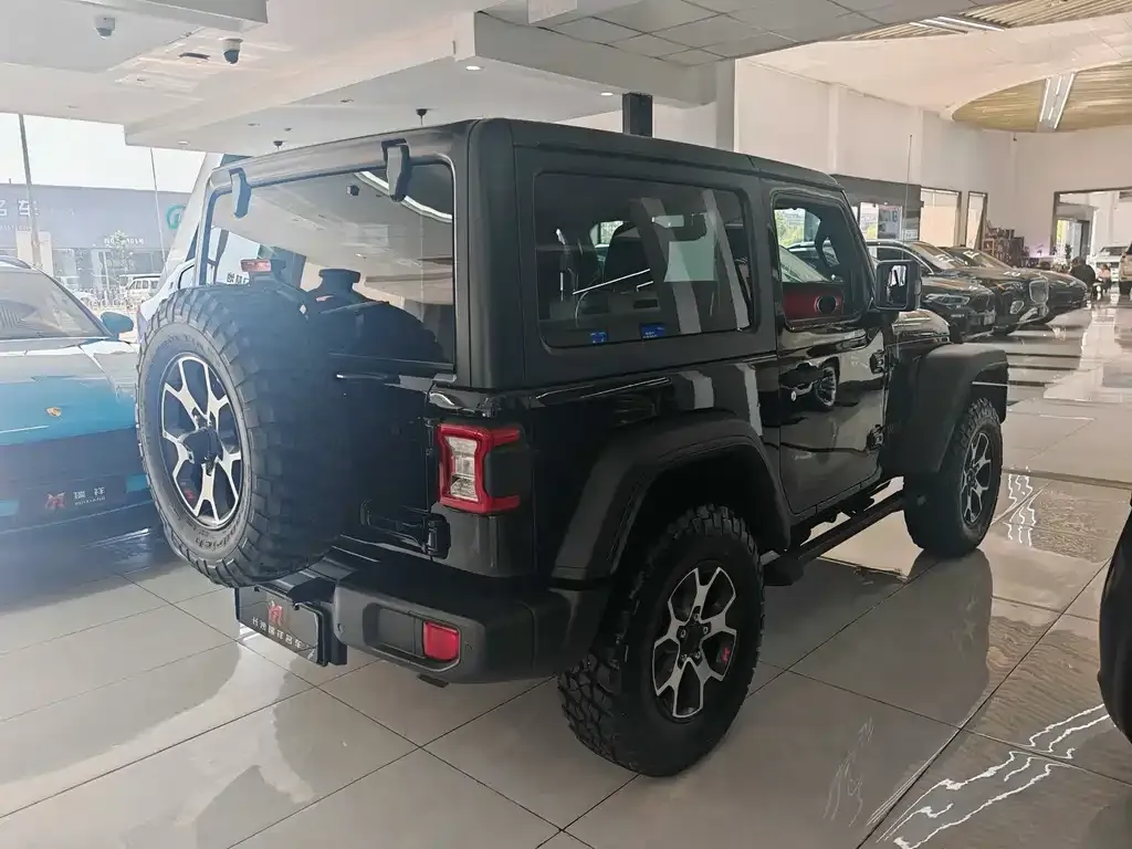 Jeep Wrangler — фото 2
