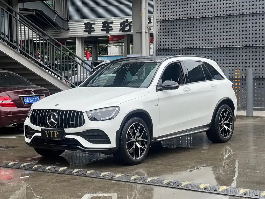 Mercedes-Benz GLC AMG — фото 1