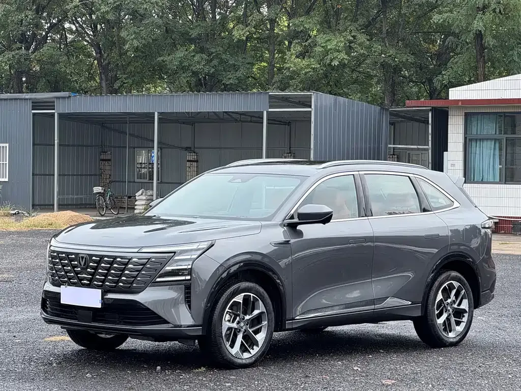 Changan CS75 PLUS — фото 1