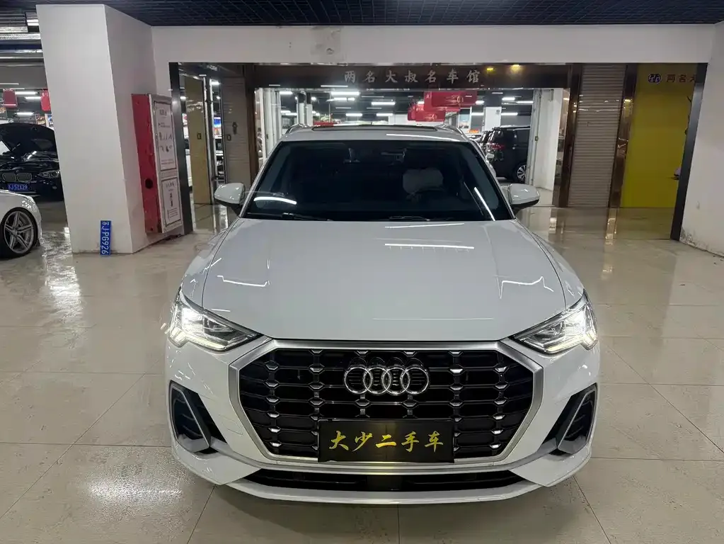 Audi Q3 — фото 10