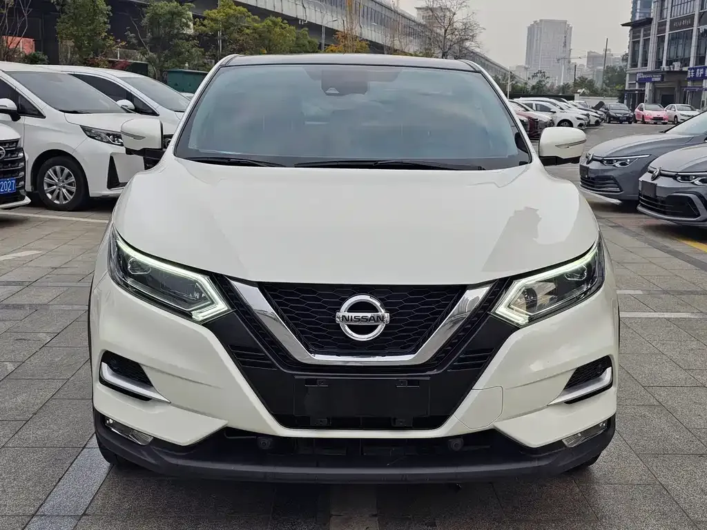 Nissan Qashqai — фото 2