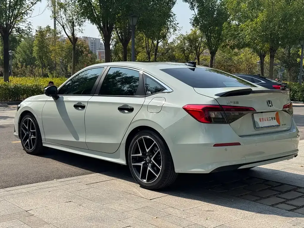 Honda Civic — фото 10