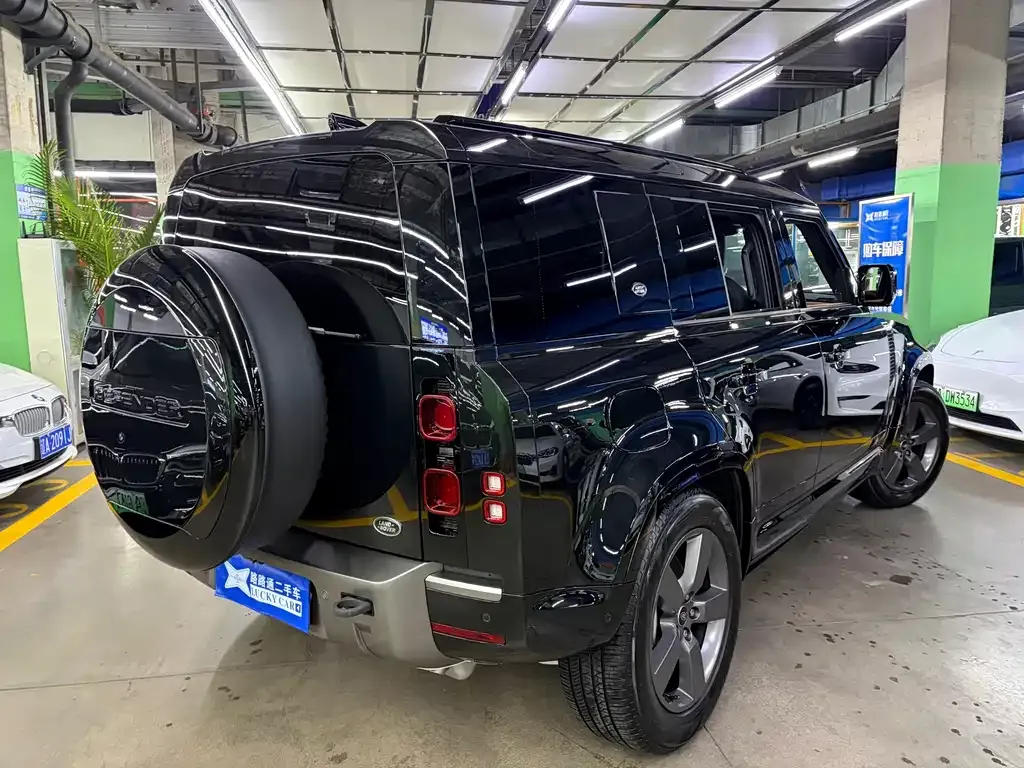 Land Rover Defender — фото 10