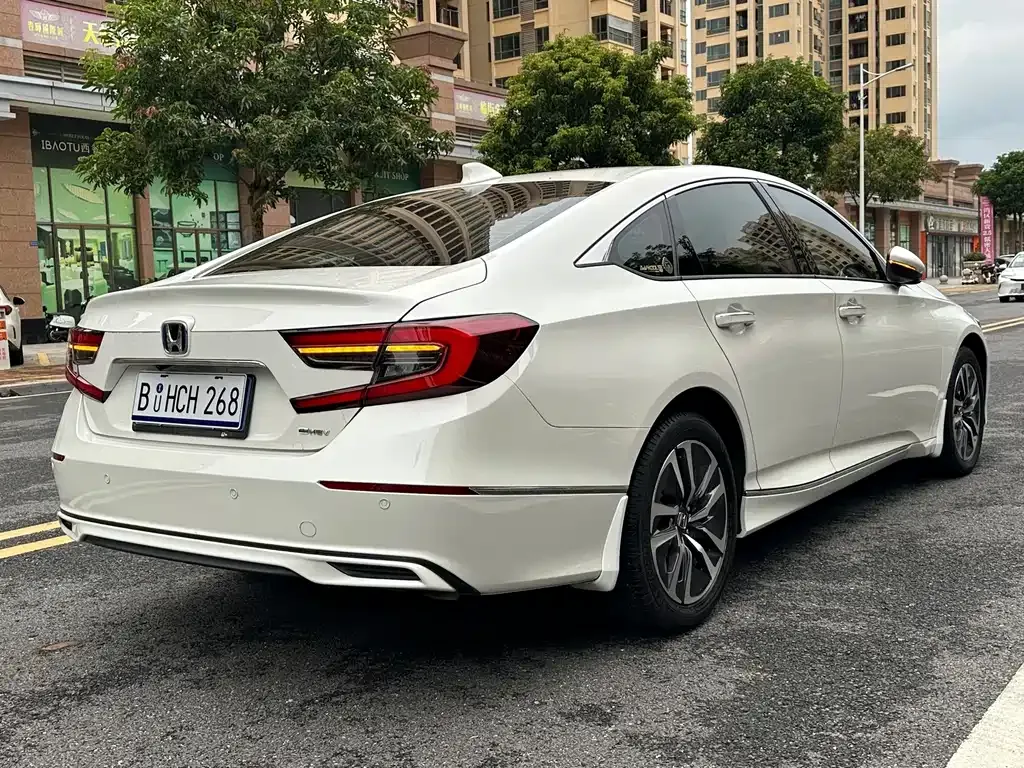 Honda Accord — фото 5