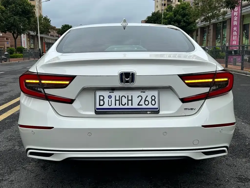 Honda Accord — фото 7