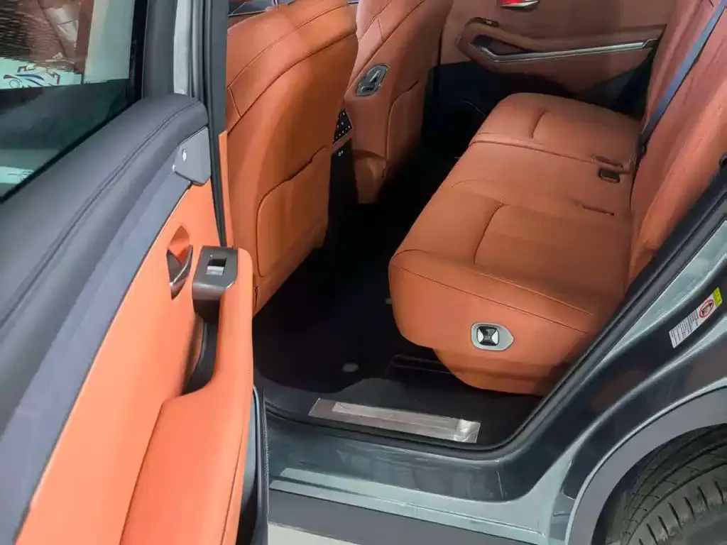 BYD Tang L — фото 9