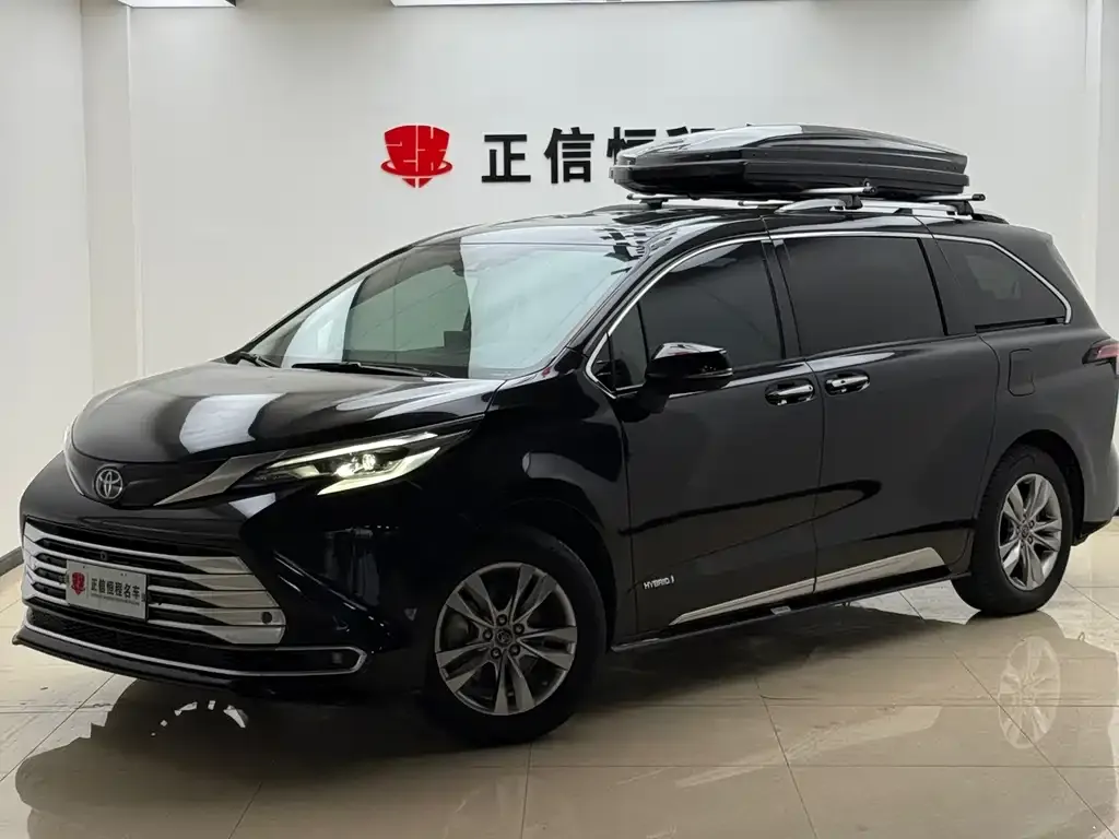 Toyota Sienna — фото 1