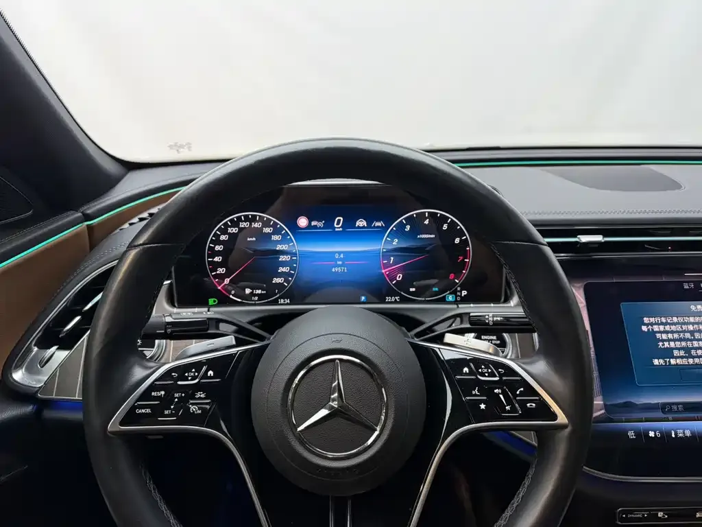 Mercedes-Benz E-Class — фото 3
