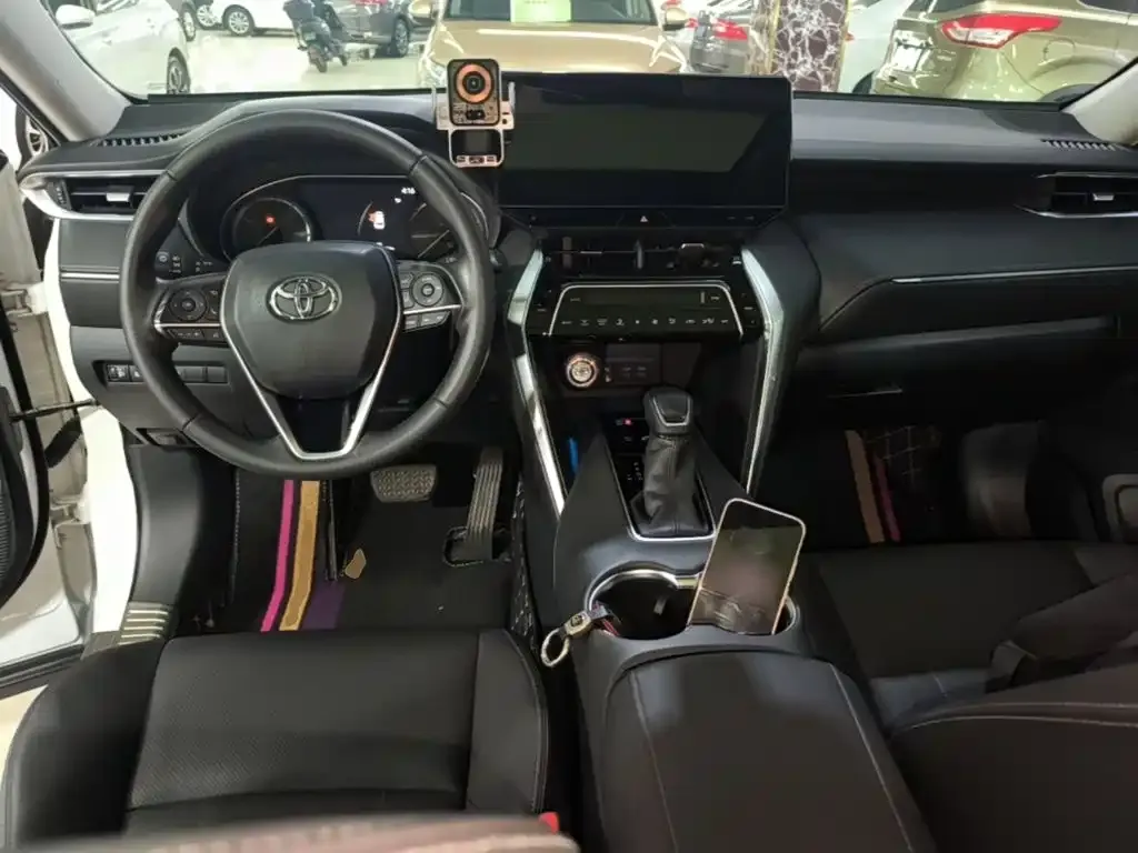 Toyota Harrier — фото 8