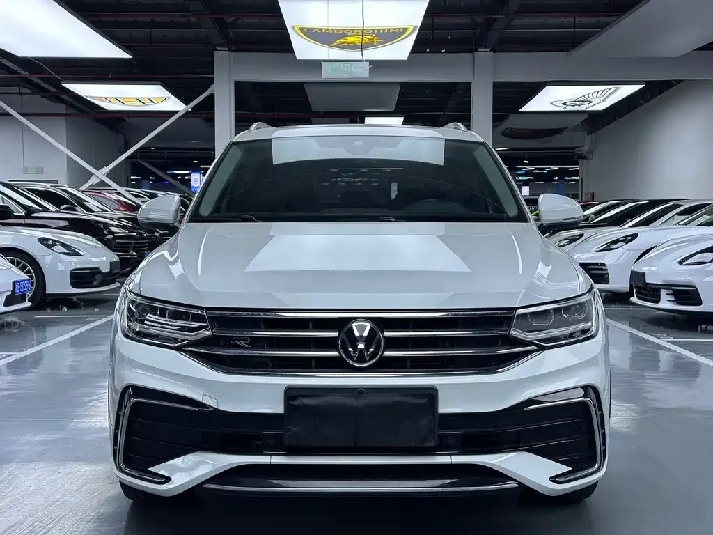 Volkswagen Tiguan L — фото 4