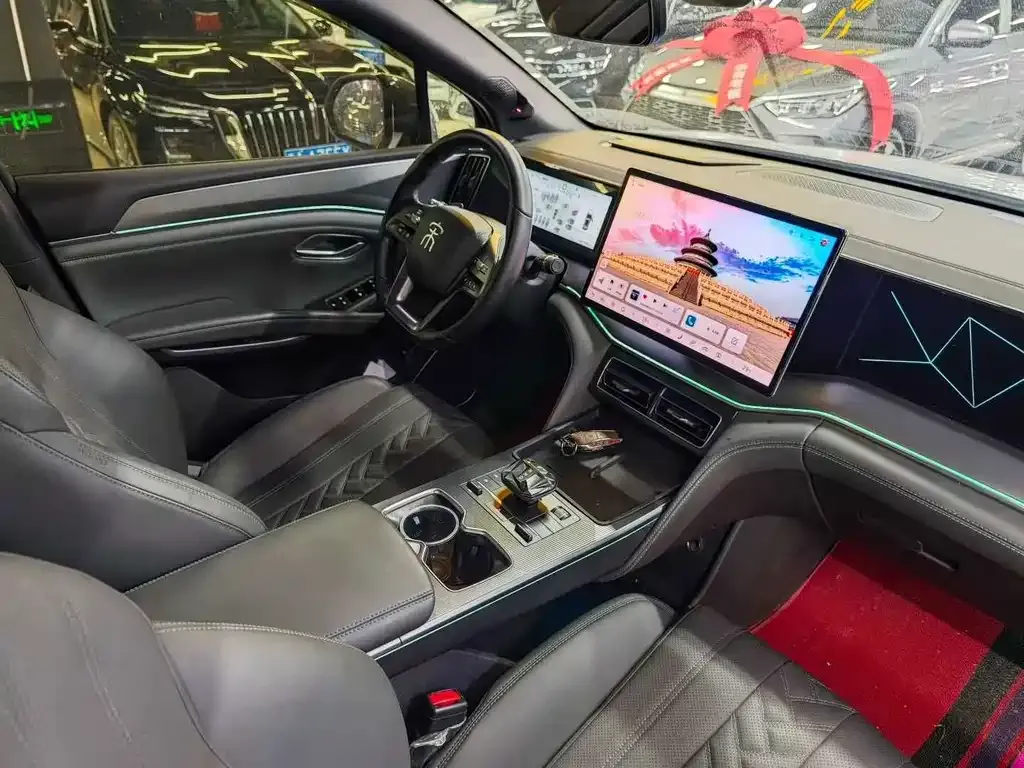 BYD L DM-i — фото 3