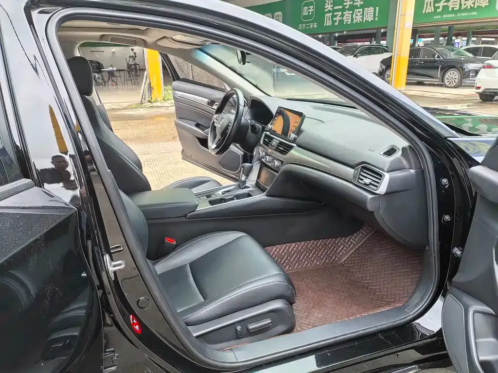 Honda Accord — фото 6