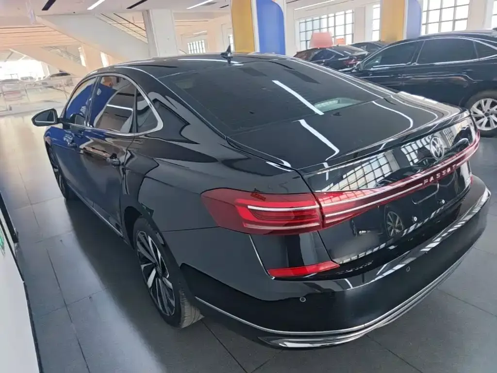 Volkswagen Passat — фото 8