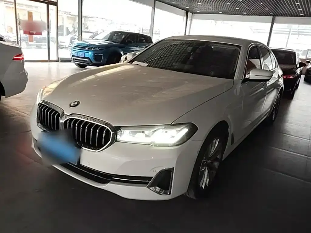BMW 5 Series — фото 1