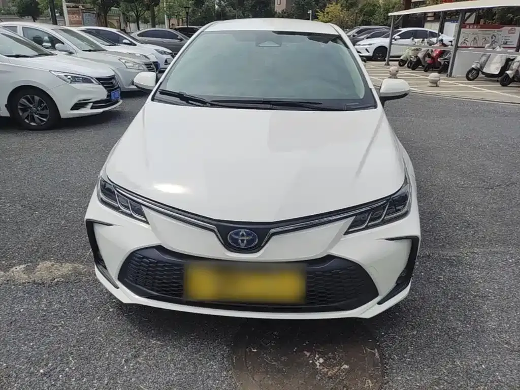 Toyota Corolla — фото 4