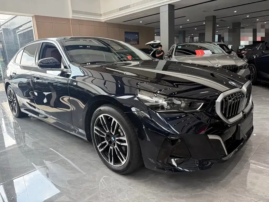 BMW 5 Series — фото 2