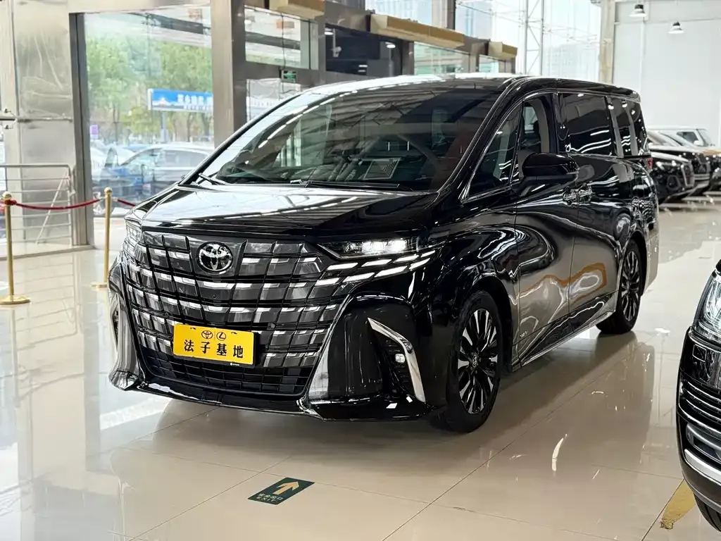 Toyota Alphard — фото 10
