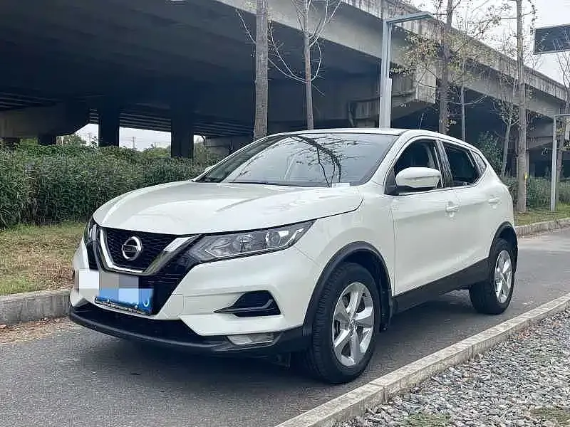 Nissan Qashqai — фото 1