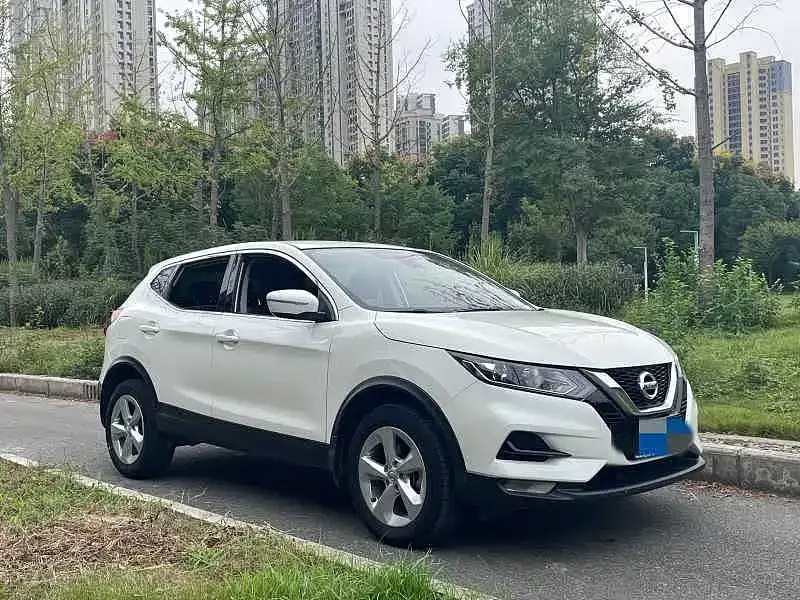 Nissan Qashqai — фото 10