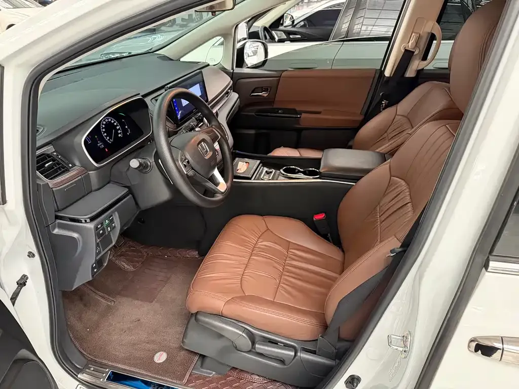 Honda Odyssey — фото 10