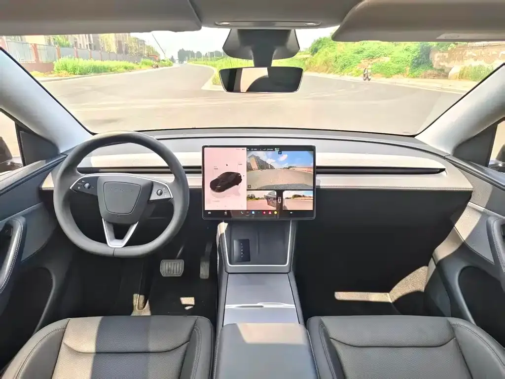 Tesla Model Y — фото 2