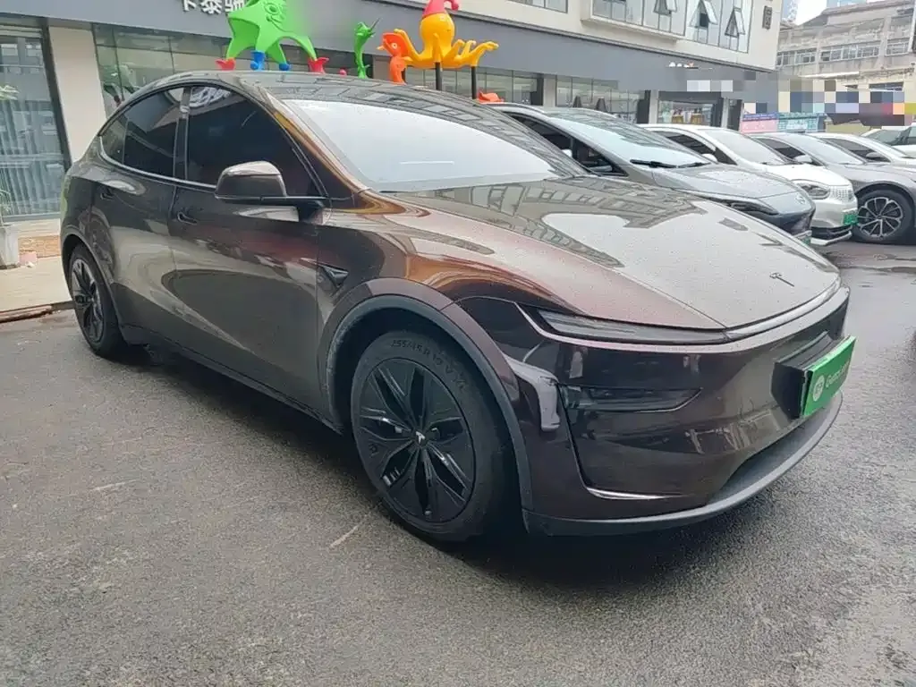Tesla Model Y L — фото 2